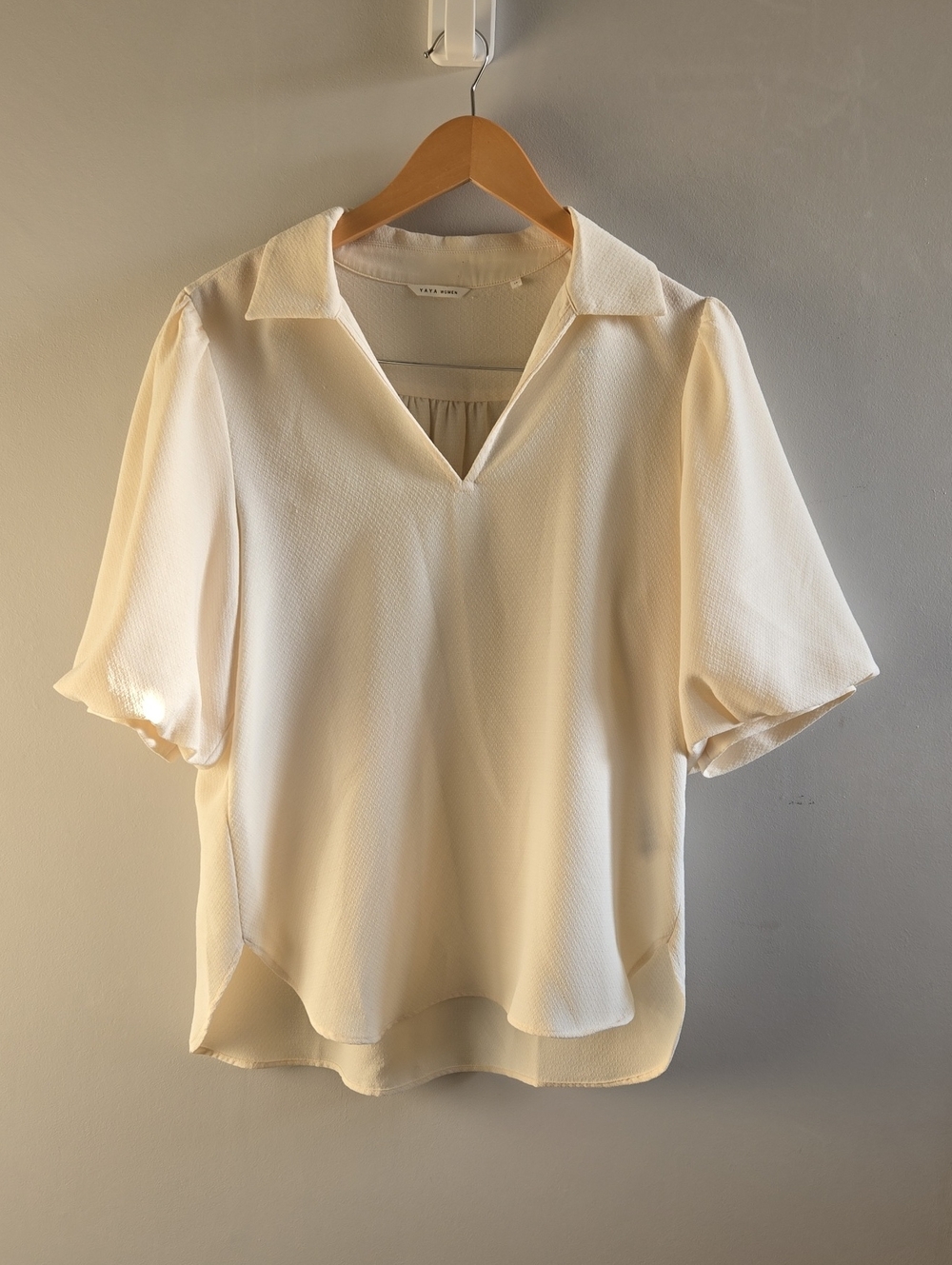 Yaya Women Cream Coloured Short Sleeved Blouse Size 38